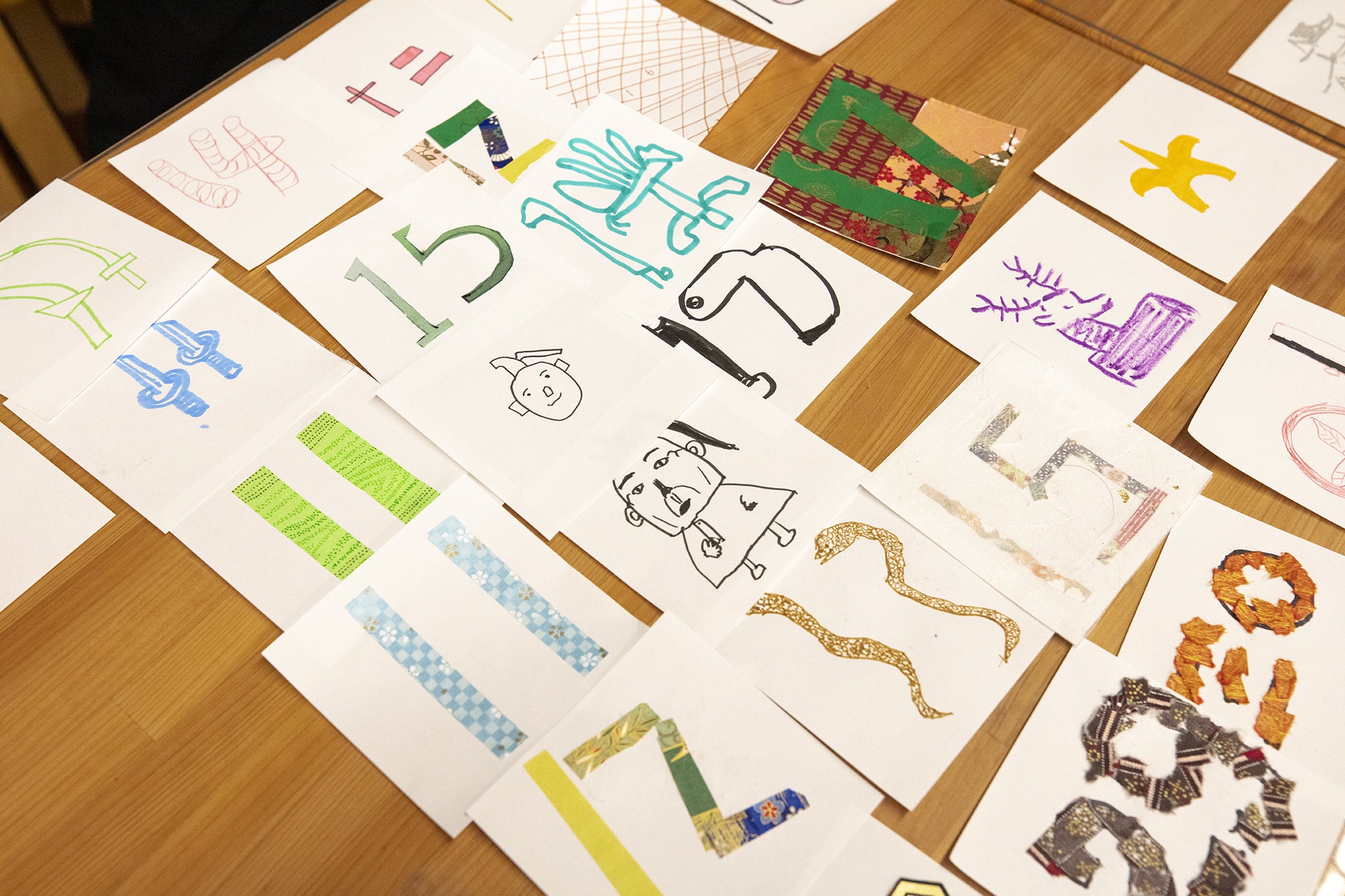 参加者が自由に制作した数字と絵の原画